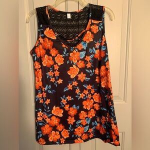 Floral sleeveless top - M